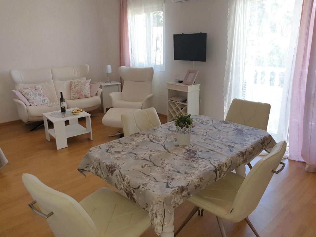 Apartments Mare Banjol 외부 사진